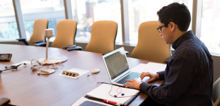 what does the virtual project manager do