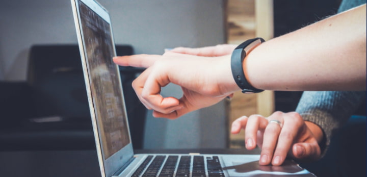 how can businesses benefit from outsourcing software development