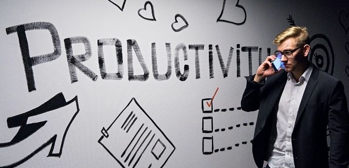 benefits of hiring social media assistant